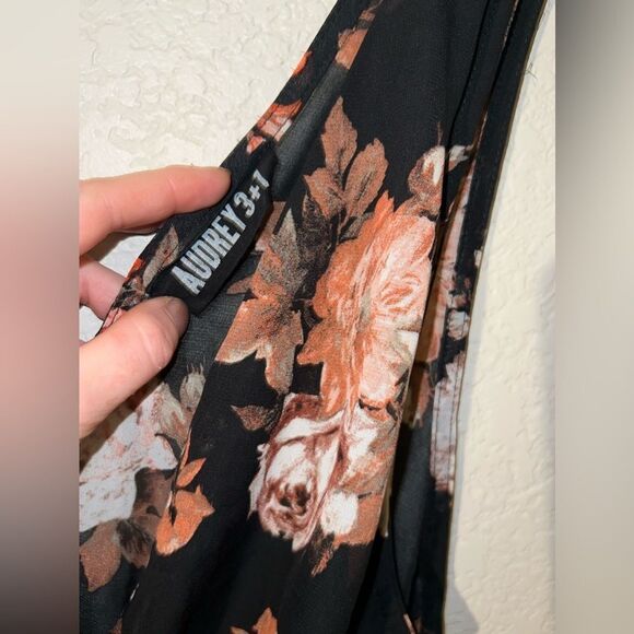 AUDREY 3 + 1 BLACK FLORAL ROMPER SIZE MEDIUM - Picture 6 of 6